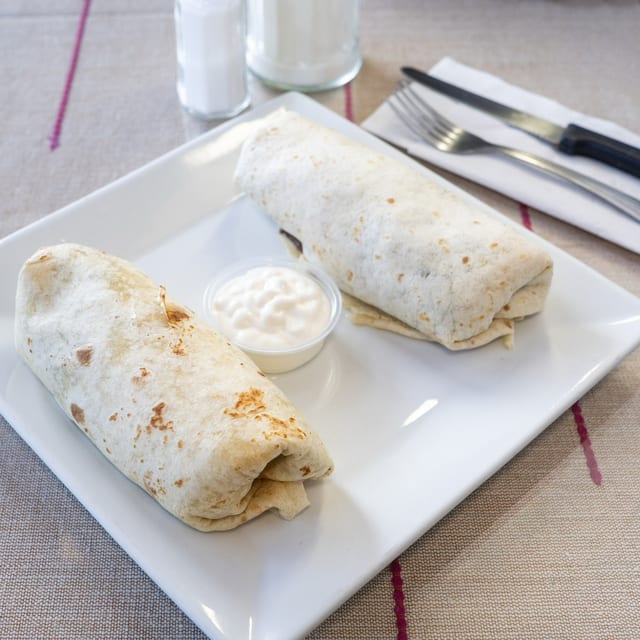 1. Huevos Tocino y Cebolla Burrito.