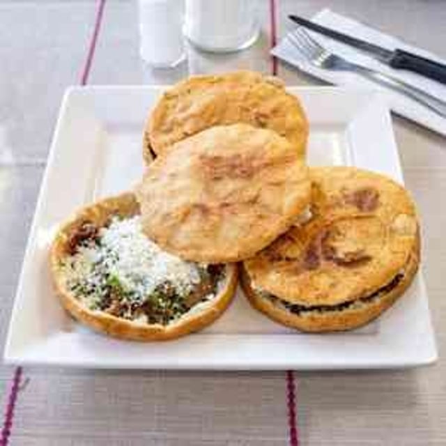 14. Gorditas Rellenas al Gusto.