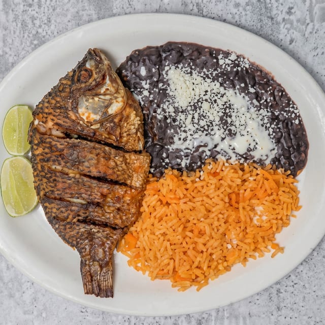 34. Mojarra Frita.